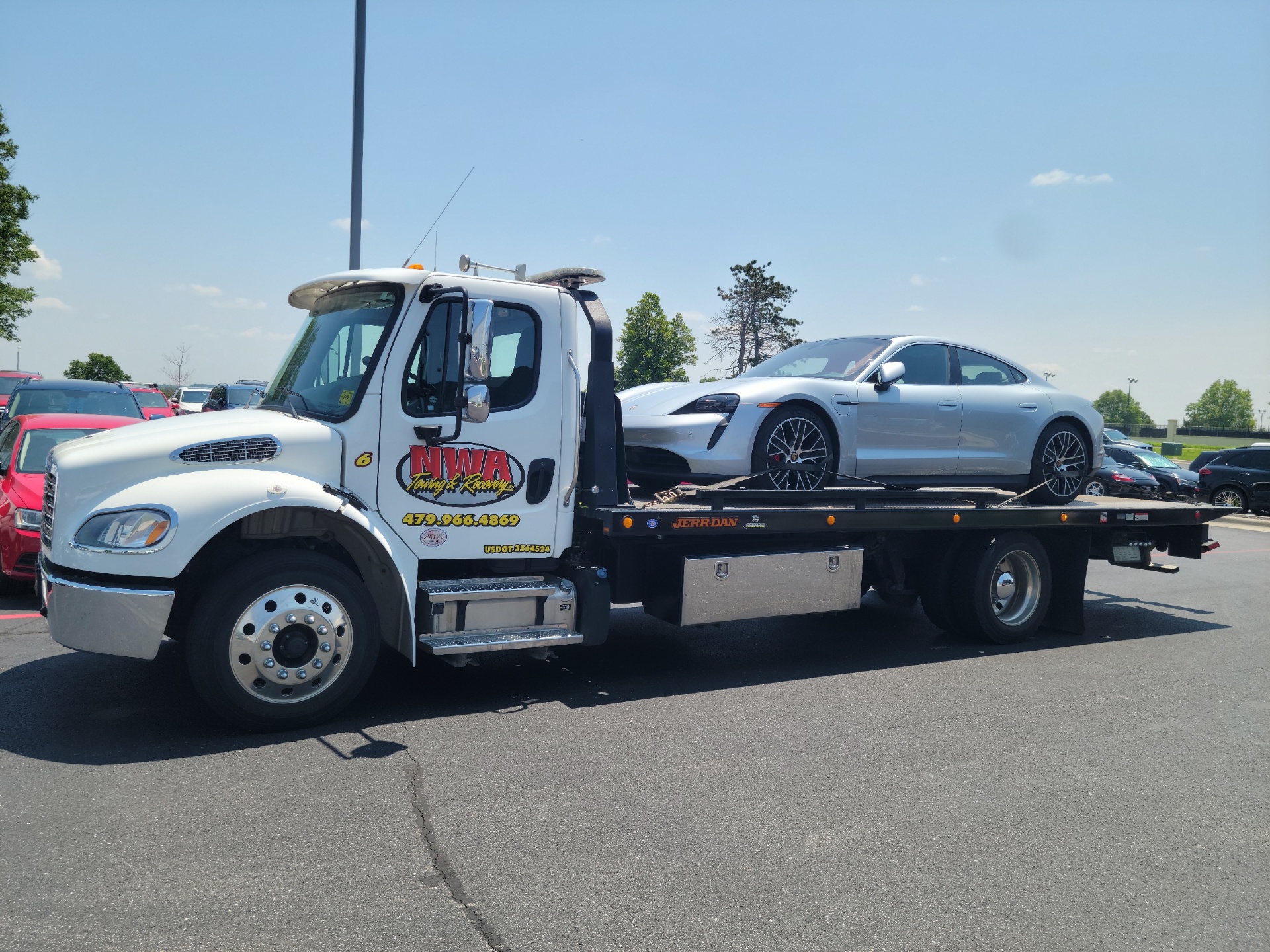 NWA Tow provides top-tier Towing & Recovery services in Northwest Arkansas, ensuring prompt, safe, and reliable assistance for all your roadside needs. Available 24/7, trust us to get you back on the road swiftly and securely.